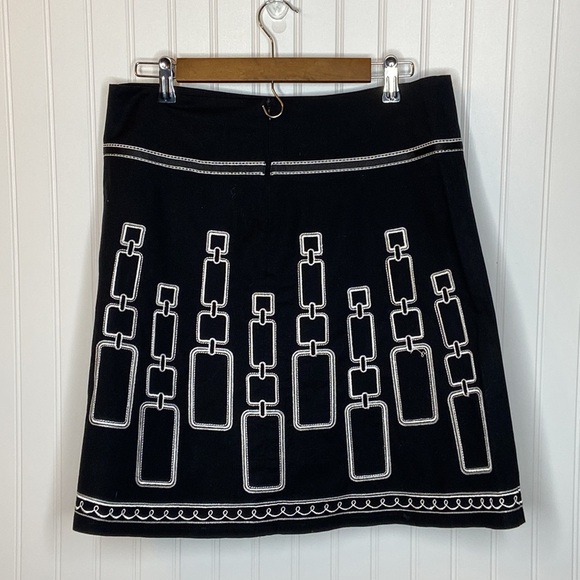 Black Embroidered Skirt Size 9 Geometric Design - Picture 3 of 7